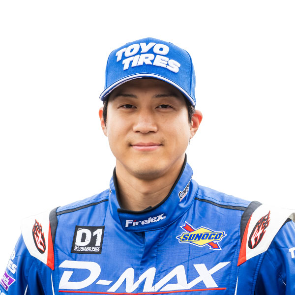 <strong>和田 賢志郎</strong><br>TEAM D-MAX RACING<br><br><a href="https://x.com/kenshiro_akuon" target="_blank" rel="noreferrer noopener"><img decoding=